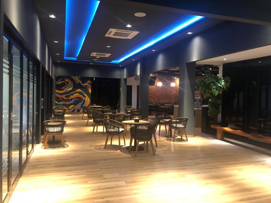 Grand Caman Hotel Бекасі Екстер'єр фото